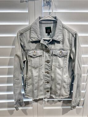 Wild fable Light Gray Distressed Hem Denim Jacket